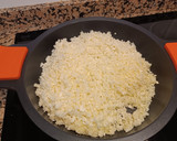 Foto del paso 2 de la receta: Migas de coliflor sabor Cookpad con langostinos