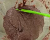 Foto langkah ke 3 dari resep Cake Cokelat Lembut dari Roti Tawar.