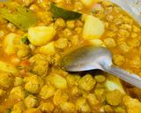 A picture of step 3 of Soya chunks and Aloo masala.