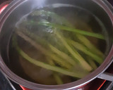 Foto del paso 3 de la receta: Espárragos verdes con vinagreta templada de tomate 🍅