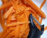 Foto del paso 3 de la receta Cintas de calabacín y zanahoria con frutti di mare