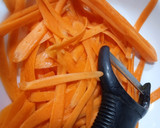 Foto del paso 3 de la receta: Cintas de calabacín y zanahoria con frutti di mare