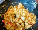 รูปขั้นตอนการทำที่ 4 ของ ไก่ผัดผงกระหรี่