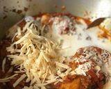 A picture of step 9 of Chicken lababdar.