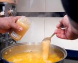 Foto del paso 8 de la receta Merluza a la miel con reducción de naranja