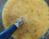 Foto del paso 1 de la receta: Tortilla de zanahoria y tomate con queso.