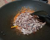 Foto langkah ke 4 dari resep Tongkol Suwir Balado.