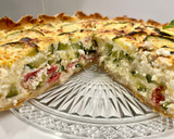 Foto del paso 11 de la receta: Pastel salado de hojaldre con calabacín, requesón y salami