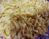Hình bước làm 1 của món Mì trứng xào rau
