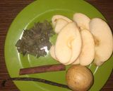 Foto langkah ke 1 dari resep Teh Apel Daun Kelor with Vanilla Cinnamon.