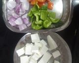 A picture of step 1 of Panjabi Paneer tikka masala.