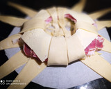 Foto del paso 6 de la receta: Corona de embutidos con Hojaldre congelado