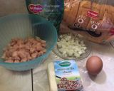 Foto langkah ke 1 dari resep Roti Tawar Goreng isi Ayam Bolognese.