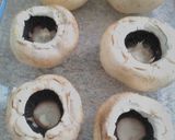 Une image de l'étape 1 de Champignons de Paris farcis à la feta.