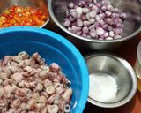 Foto langkah ke 1 dari resep Tumis cumi cabe bawang.