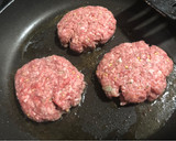 Foto del paso 1 de la receta: Hamburguesa casera de ternera con tzatziki