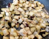 Foto del paso 5 de la receta: Noodles de arroz con salsa de berenjena y guisantes