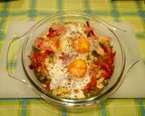 Foto del paso 3 de la receta Huevos al plato con verduras y queso