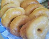 Foto langkah ke 8 dari resep Donat Gula Warna Warni Empuk Puk Puk.
