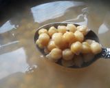 A picture of step 1 of Fatteh with Yogurt and Chickpeas.