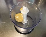 Une image de l'étape 1 de Sauce salade crémeuse moutarde tomate cumin.