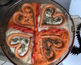Une image de l'étape 4 de Purées carottes et céleri au fromage tomates saucisses de Strasbourg et basilic.