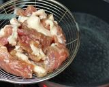 รูปขั้นตอนการทำที่ 3 ของ หมักหมูนิ่มสูตรใส่น้ำกระเทียมดอง