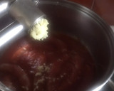 Foto del paso 4 de la receta: Salchichas con tomate y huevo