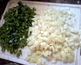 Foto del paso 1 de la receta: Canastas de zapallito, cebolla, queso y tomate