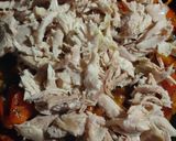 Foto del paso 3 de la receta: Pollo desmenuzado con verduras