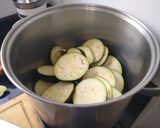 Foto del paso 2 de la receta: Berenjenas al escabeche sin tacc