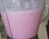 รูปขั้นตอนการทำที่ 2 ของ Strawberry milk shake