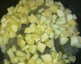 Foto del paso 2 de la receta: Rollos de manzana y canela en muffinera😋😋