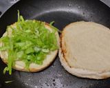 Foto del paso 5 de la receta: Sándwich🧅🥯de pollo🥐🥛cremoso🥪🍗🍎