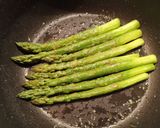 Une image de l'étape 8 de Cordon Bleu de Dinde et Asperges.