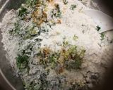 A picture of step 3 of Mix flour Methi Thepla.