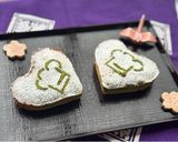 A picture of step 11 of Cookpad Valentine Matcha Heart Cake.