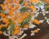 A picture of step 1 of Vermicilli upma.