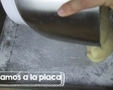 Foto del paso 4 de la receta: Pionono relleno de dulce de leche 🍬