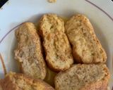 Foto del paso 1 de la receta: Torrijas integrales, rellenas de mermelada casera de fresas, almendras laminadas y almíbar 🥮