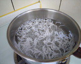 夏日清爽涼拌菜-小黃瓜拌銀魚海帶芽的食譜步驟1照片