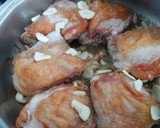 Foto del paso 4 de la receta: Contramuslos de pollo al ajillo