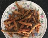 A picture of step 4 of Air fried green beans.