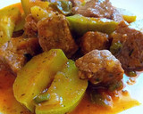 Foto del paso 7 de la receta: Ternera en salsa suave de baharat y calabacines