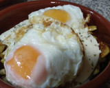 Foto del paso 3 de la receta: Huevos rotos de mi casa