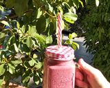 Φωτογραφία βήματος 2 της συνταγής Smoothie με φράουλες και μάνγκο