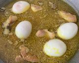 Foto langkah ke 4 dari resep Opor Kuning Telur & Dada Ayam.