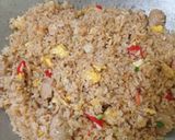 Foto langkah ke 5 dari resep Nasi Goreng Solaria ala Devina Hermawan.