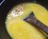 A picture of step 3 of Khoya & suji halwa with vanilla flavour.