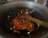 Foto langkah ke 5 dari resep Oseng Kikil Cabe Ijo.